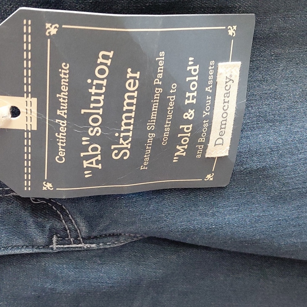 Democracy Denim Shorts - Picture 3 of 5